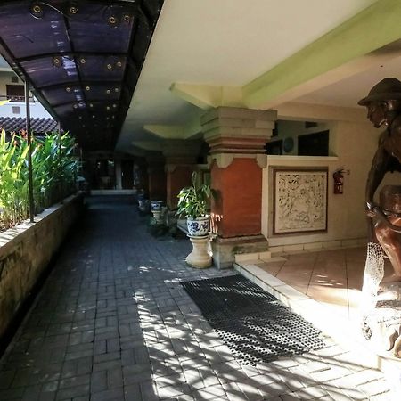 Legian Beach Hotel Kuta Lombok Exterior foto